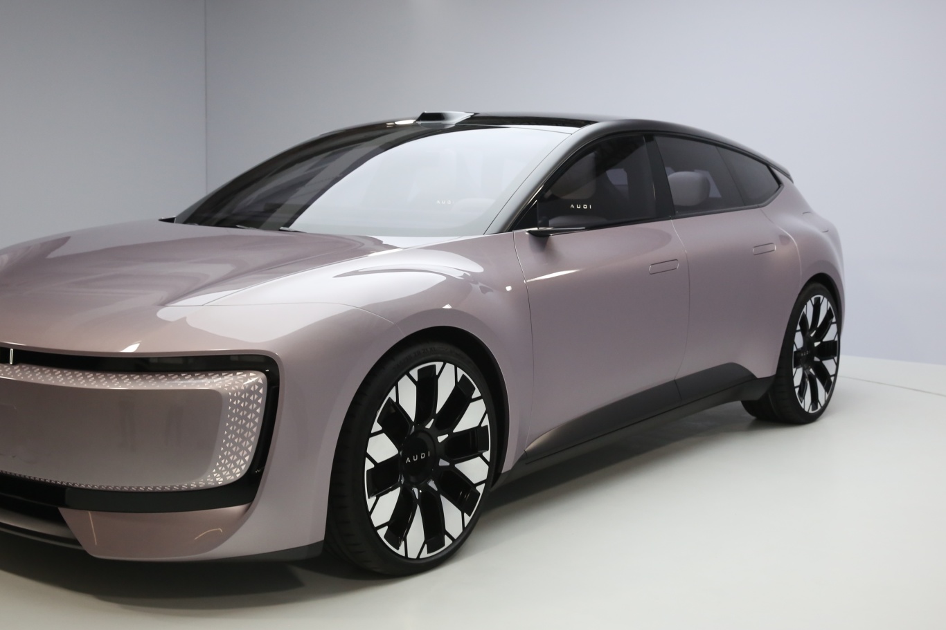 豪华品牌的电动转型代表奥迪E5Sportback(图6)