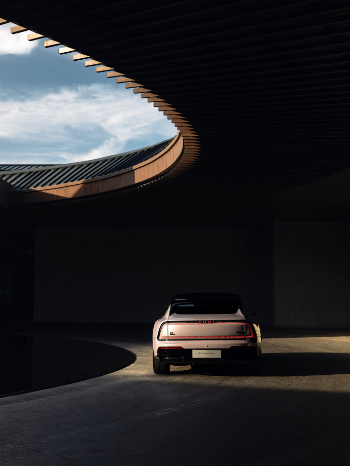 豪华品牌的电动转型代表奥迪E5Sportback(图7)