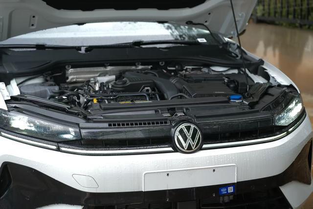 又要排队买大众了！车长超4米8油耗555L1149万起厚道(图9)