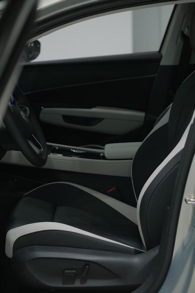 又要排队买大众了！车长超4米8油耗555L1149万起厚道(图6)