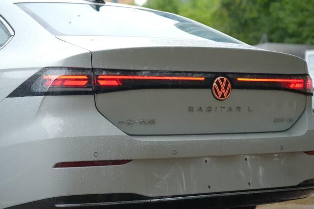 又要排队买大众了！车长超4米8油耗555L1149万起厚道(图5)