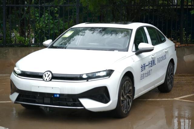 又要排队买大众了！车长超4米8油耗555L1149万起厚道(图10)