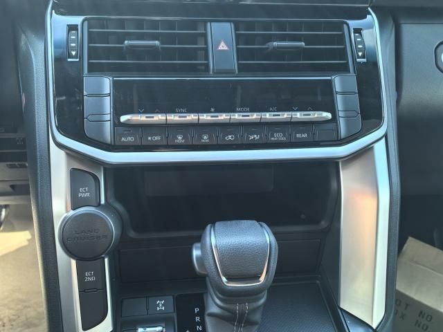 在浩瀚的汽车市场丰田酷路泽是始终占有一席之地广受好评(图7)