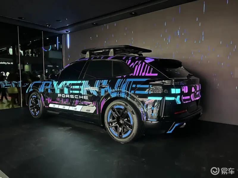 全新保时捷纯电Cayenne内饰官图科技感十足(图10)