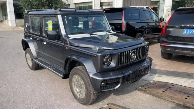 2026款铃木吉姆尼顶配15L10来万起步(图2)