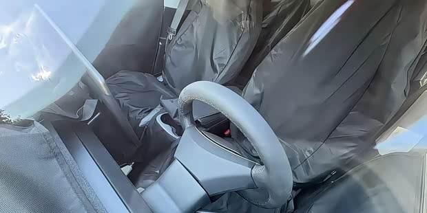 【E汽车】特斯拉ModelY丐版实车曝光(图4)