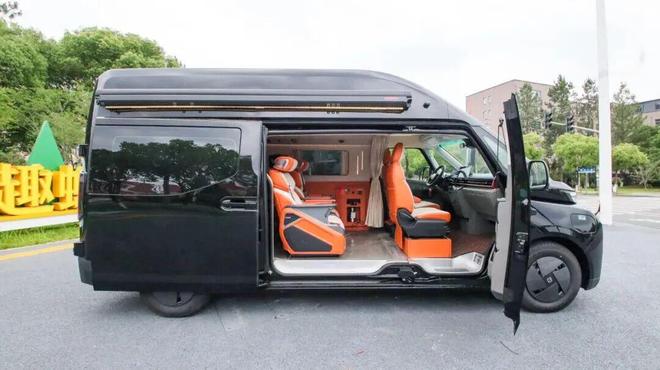 吉利纯电房车来了11月28亮相成都房车展经典商务风布局(图4)