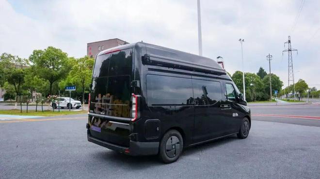 吉利纯电房车来了11月28亮相成都房车展经典商务风布局(图5)