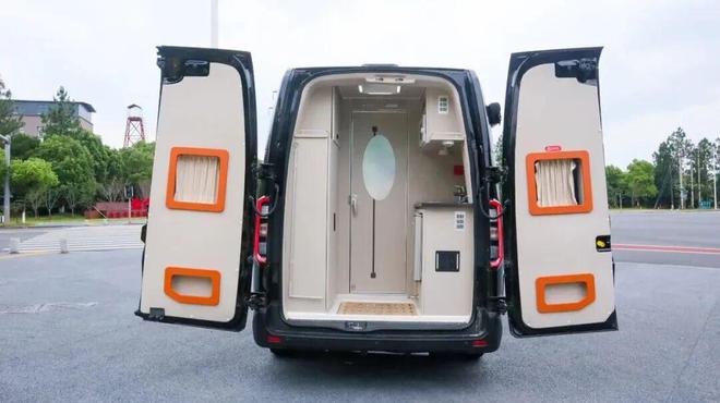 吉利纯电房车来了11月28亮相成都房车展经典商务风布局(图11)