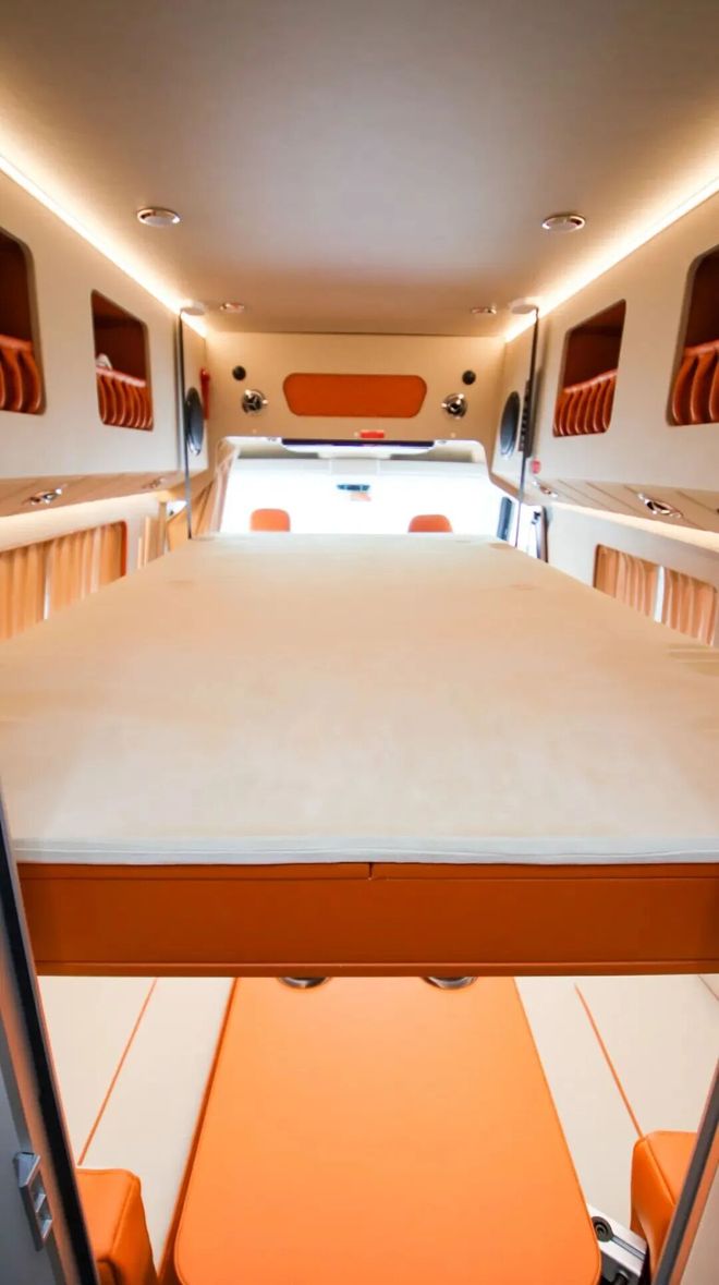 吉利纯电房车来了11月28亮相成都房车展经典商务风布局(图10)