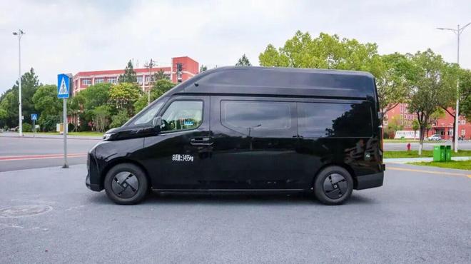 吉利纯电房车来了11月28亮相成都房车展经典商务风布局(图13)