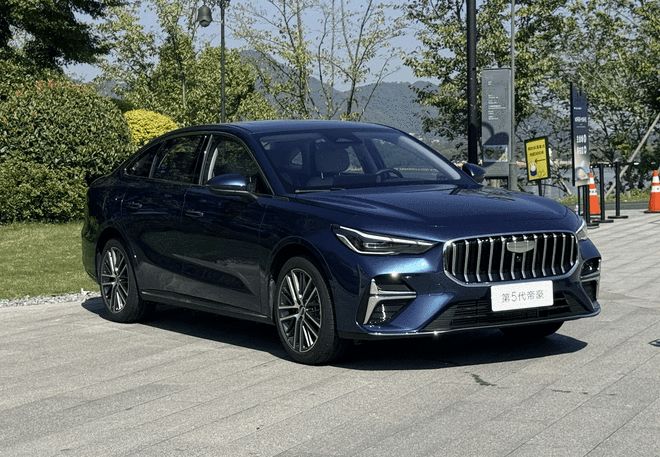 15T动力尺寸越级国民家轿第5代帝豪首秀亮相