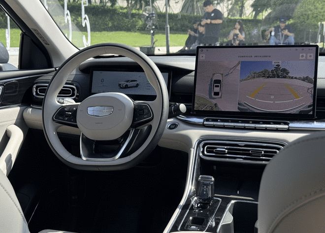 15T动力尺寸越级国民家轿第5代帝豪首秀亮相(图3)