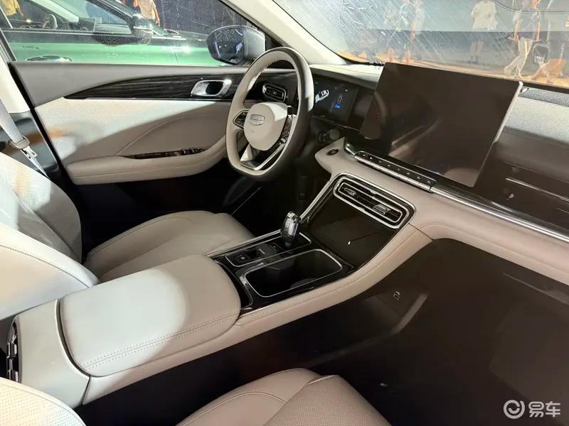 吉利第5代帝豪将于11月5日预售采用最新家族设计轴距增加(图5)