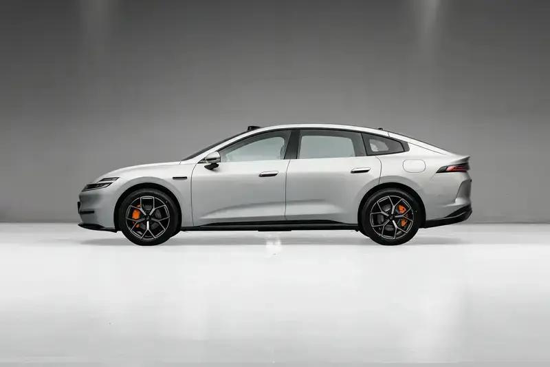 11月上市新车汇总岚图泰山零跑Lafa5领衔(图58)