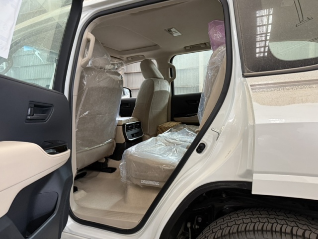 2025款丰田酷路泽3300柴油GXR18轮丝绒港口最新报价参数(图4)