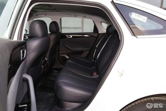 吉利第5代帝豪开启预售限时先享价689万起(图10)