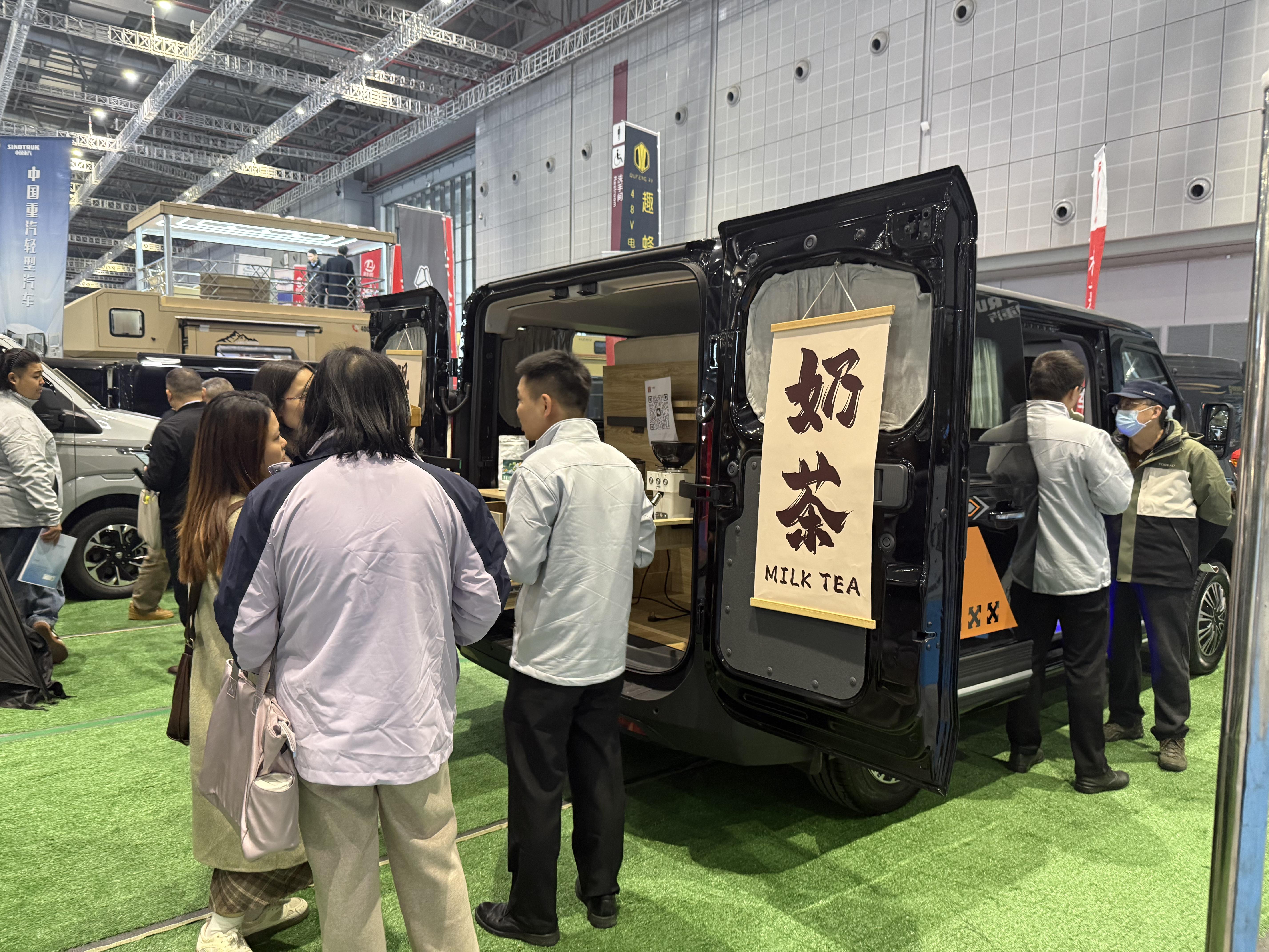 多品类强势出击！中国重汽轻型汽车首登上海国际房车展(图5)