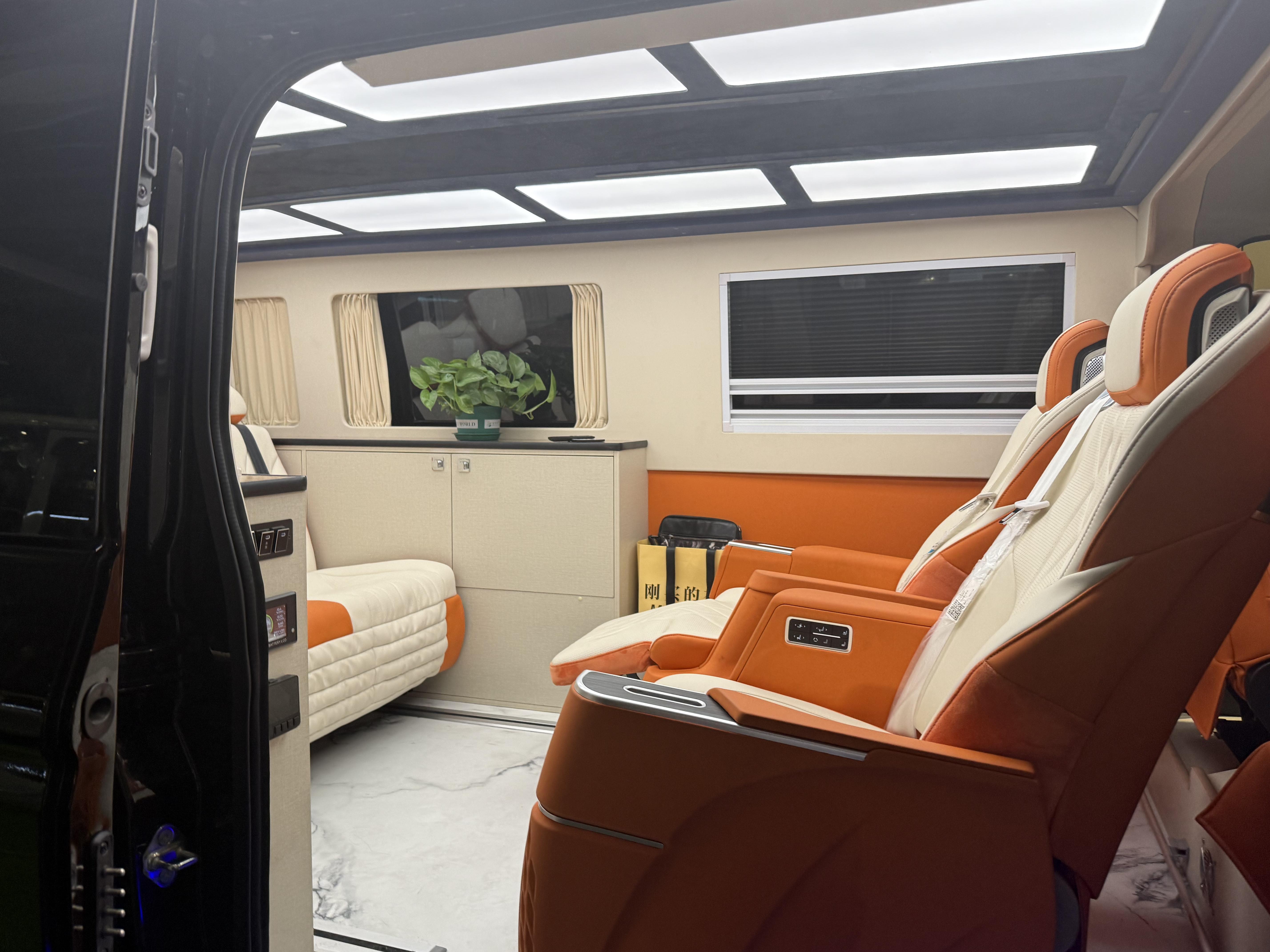 多品类强势出击！中国重汽轻型汽车首登上海国际房车展(图6)