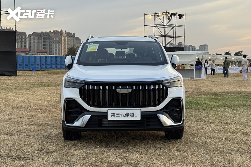 吉利第三代豪越L正式上市限时价899万元起(图2)