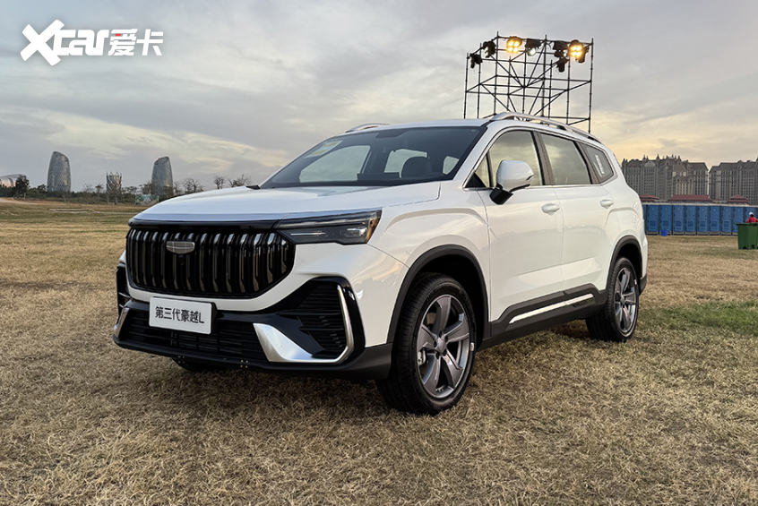 吉利第三代豪越L正式上市限时价899万元起(图3)