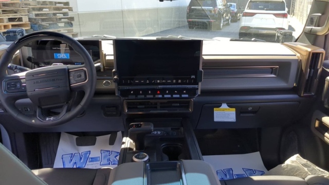 2025款悍马EV皮卡3X油电两用皮卡新星独领风骚(图5)