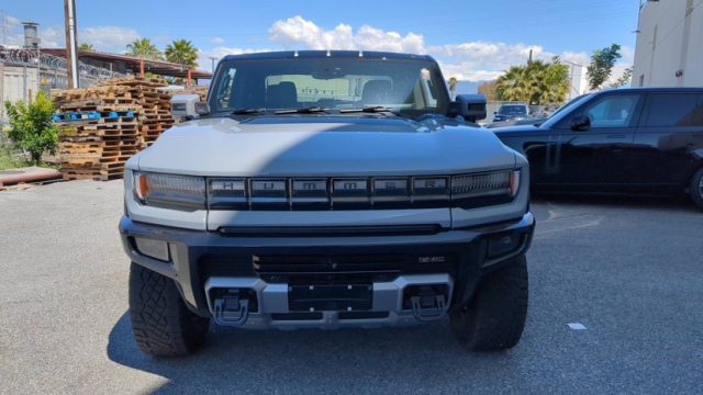 2025款悍马EV皮卡3X油电两用皮卡新星独领风骚