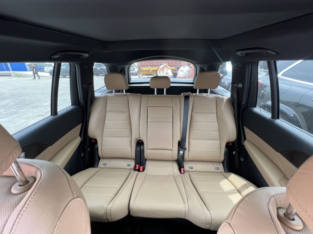 2025款奔驰GLS4507座港口现车现金优惠8万(图5)