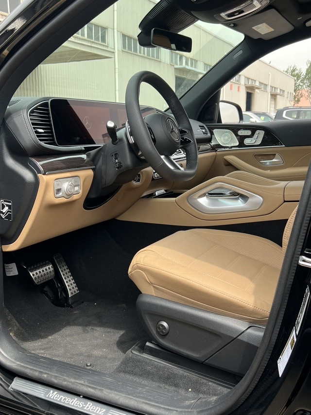 2025款奔驰GLS4507座港口现车现金优惠8万(图3)