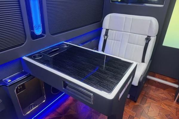 红旗国悦(12座)报价红旗国悦13座价格(图3)