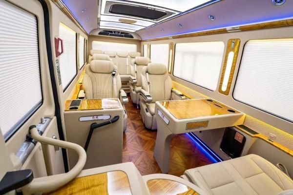 红旗国悦(12座)报价红旗国悦13座价格