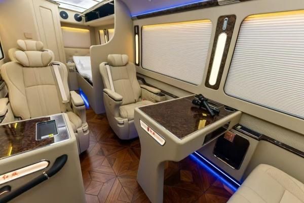 红旗国悦(12座)报价红旗国悦13座价格(图2)