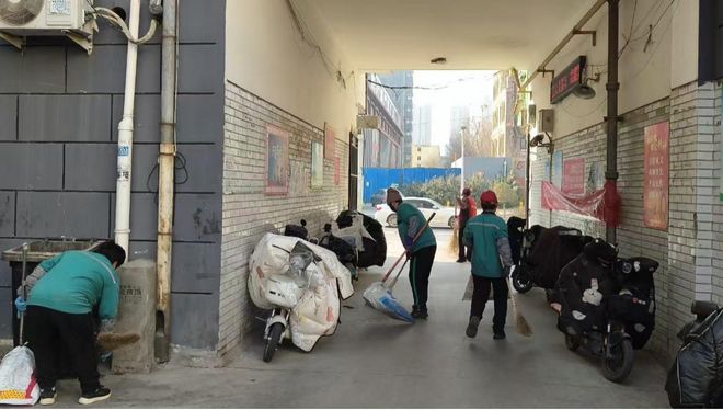 河北保定：五四路街道西苑北社区扫尘迎新春(图3)