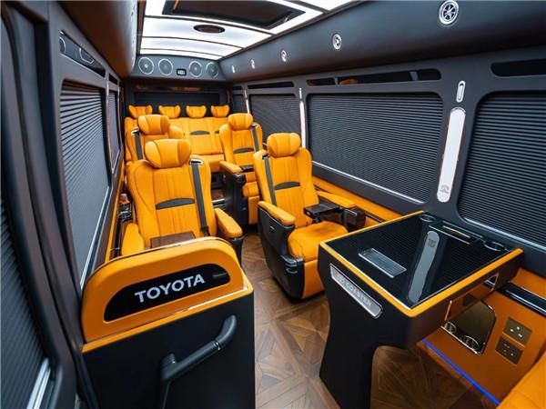 北京丰田考斯特7座-改装8座卫生间版价格(图2)