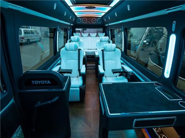 北京丰田考斯特7座-改装8座卫生间版价格(图4)