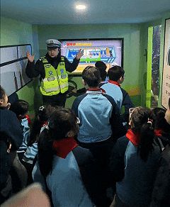 别不信！郑州这堂交通安全课孩子们“抢”着上！(图3)