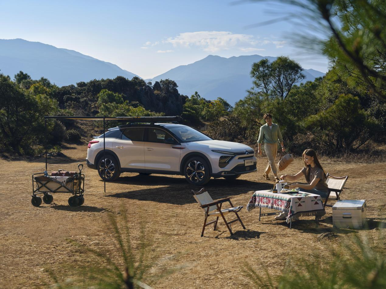 东风雪铁龙新款凡尔赛C5X上市(图1)