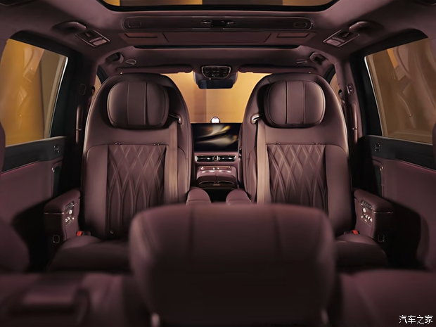 搭载二排旋转座椅鸿蒙智行首款旗舰MPV智界V9提供三款内饰配色(图3)