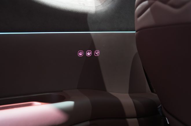 透光革：开启汽车内饰新科技与新时尚篇章(图2)