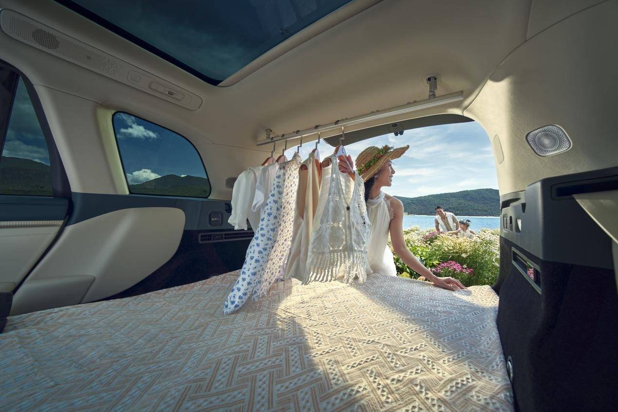 五座新王就位！岚图泰山X8预售3029万起家用SUV直接迈入30时代(图3)